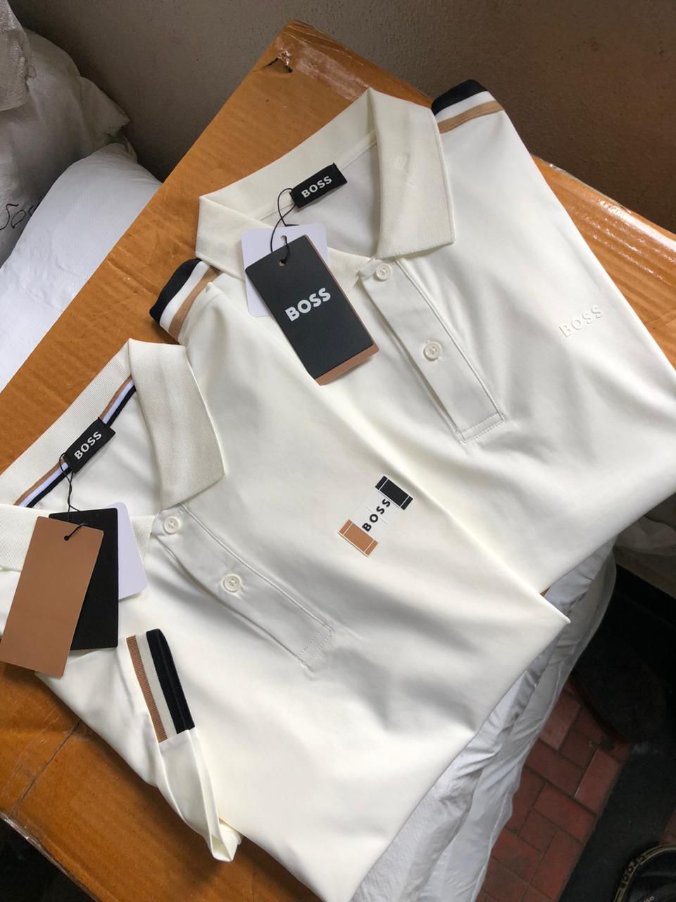 Men’s collar Tshirt white