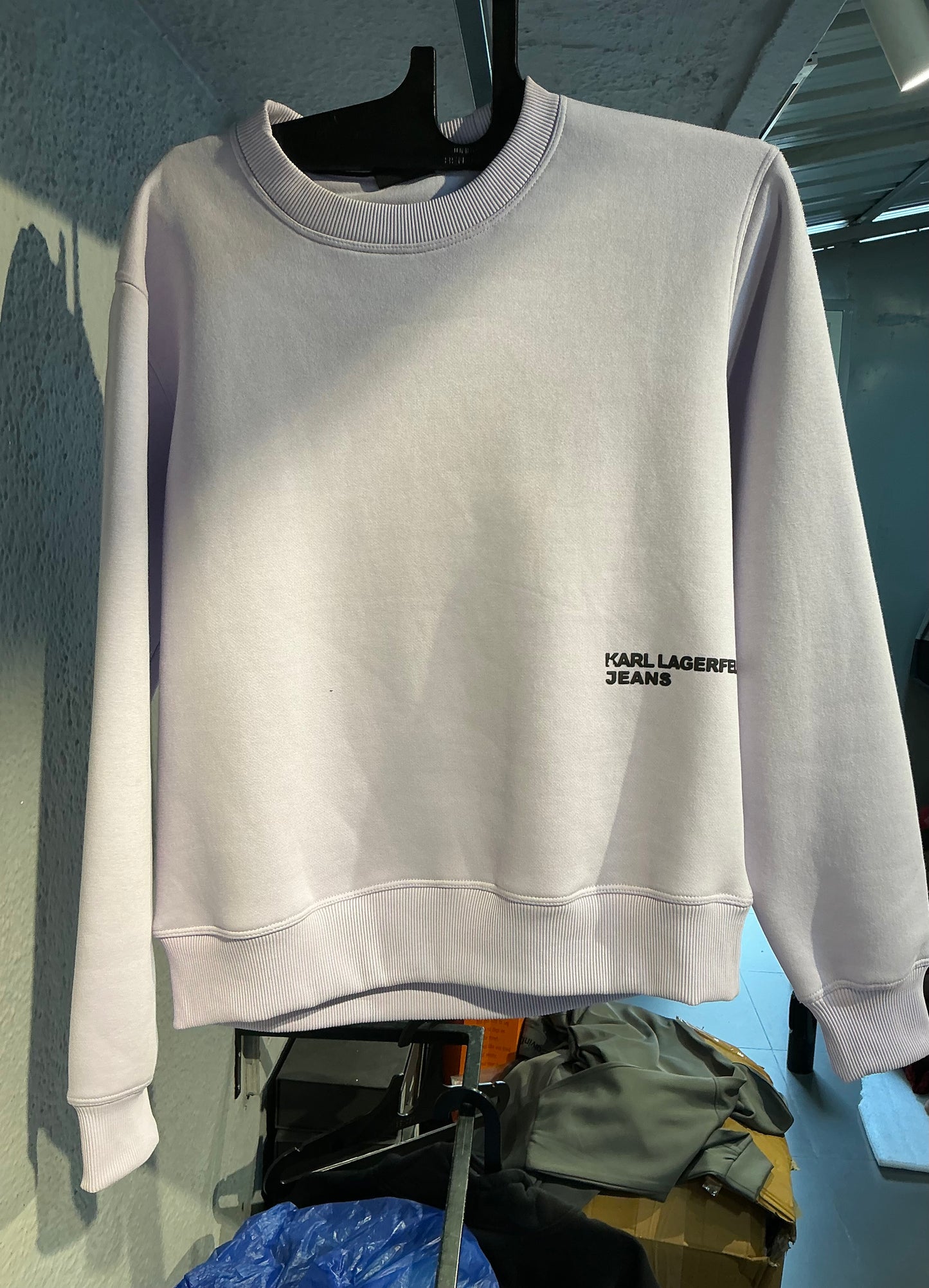 Sweat shirt